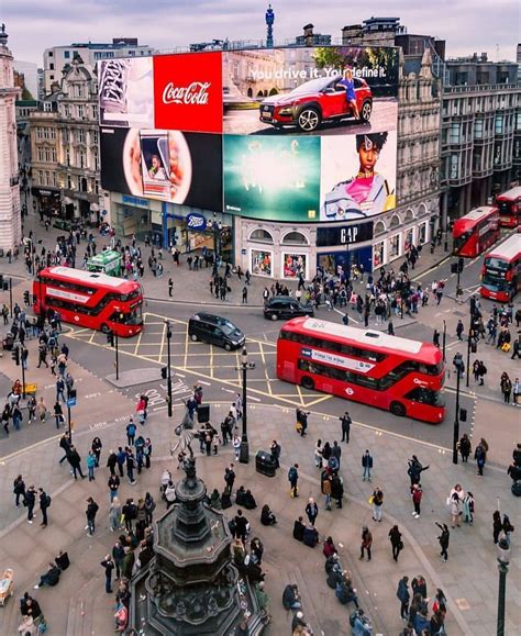 It’s so London on Instagram: "Piccadilly Circus ️ • 📸 @philipp_pley • # ...