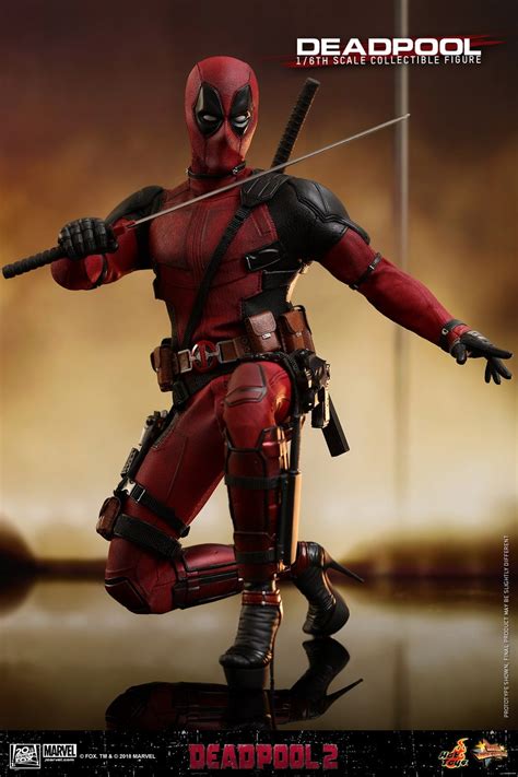 Hot Toys Marvel Deadpool 2 1/6th scale DEADPOOL Collectible Figure | Figures.com