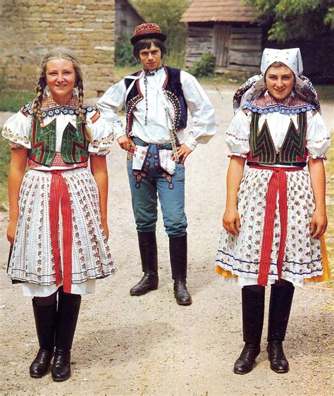 Pin by Wendyeva on Moravian folk costumes | Traditional dresses, Traditional outfits, Folk dresses