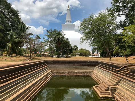 Visiter Anuradhapura au Sri Lanka : le guide - Backpacker du Dimanche