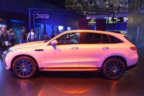2020 Mercedes-Benz EQC: 200-mile luxury electric SUV debuts