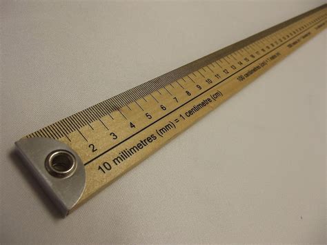 Imperial/Metric Wooden Metre Stick Ruler : Amazon.co.uk: Stationery & Office Supplies