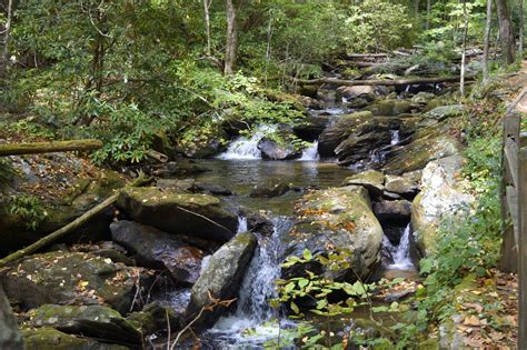 5 Beautiful Waterfalls Near Helen GA - Endless Family Travels