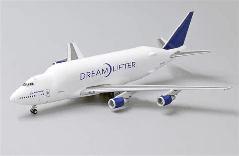 Model Boeing 747-400LCF DreamLifter 1:400 METAL