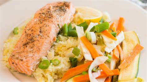 Oven Steamed Salmon with Vegetables (Healthy Valentine's Day Meal!) - YouTube