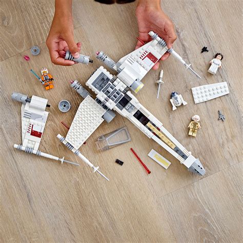 LEGO Star Wars Luke Skywalker's X-Wing Fighter (75301) | LEGO