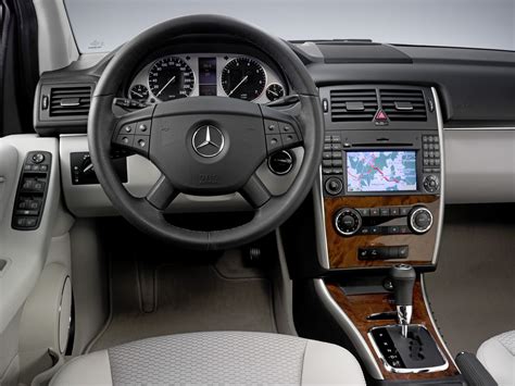 MERCEDES-BENZ B-CLASS - Review and photos