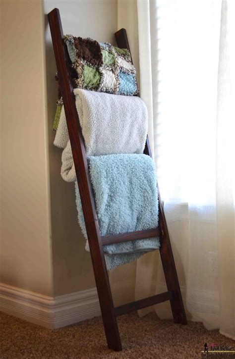 Remodelaholic | Build an Easy Blanket Ladder for just $5