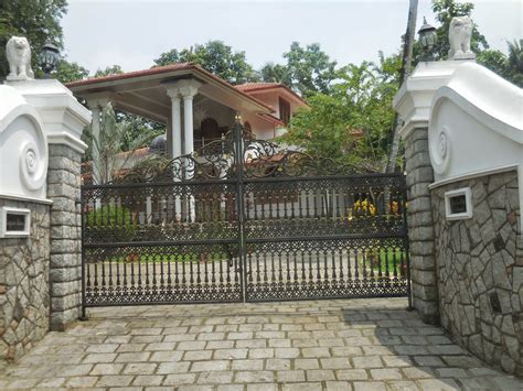 Kerala Gate Designs: House Gate Desings.....in Kerala