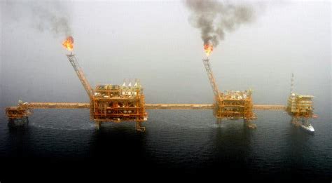 U.S. to Clamp Down on Iranian Oil Sales, Risking Rise in Gasoline Prices - The New York Times