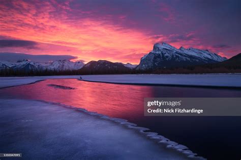 Sunrise At Vermilion Lakes Banff National Park Alberta Canada High-Res ...