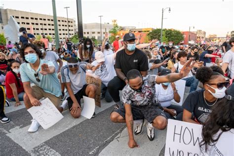 Protest live blog: Night of protests ends peacefully, before curfew ...