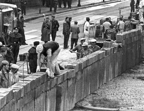 A History Of The Berlin Wall: The Rise And Fall Of The Berlin Wall