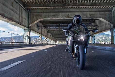 2023 Kawasaki Ninja H2® Carbon | Hypersport Motorcycle | Incredible Power