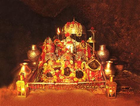 DEVOTIONAL WORLD: Shri Mata Vaishno Devi Ji - The Holy Cave