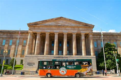 DC Hotel Shuttle Service For Old Town Trolley Tours