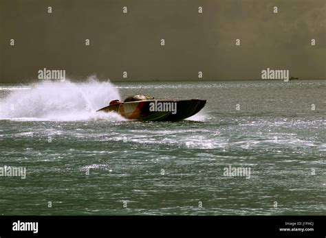 Cigarette race boats hi-res stock photography and images - Alamy