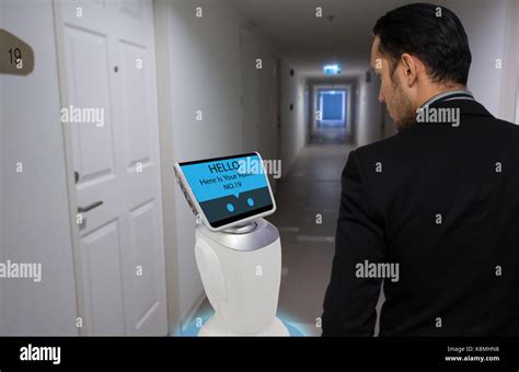 Robot hotel hi-res stock photography and images - Alamy