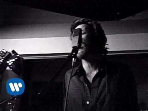 Stone Temple Pilots - Trippin' On A Hole In A Paper Heart (Official Music Video) - YouTube