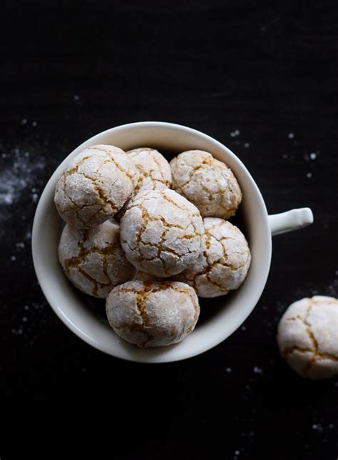 Italian Amaretti Cookies » Little Vienna