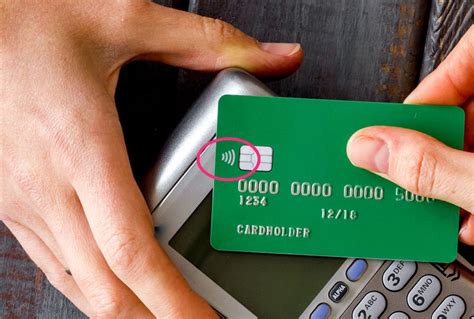 Are Contactless Credit Cards a Safe Bet? - Read how you can stay safe