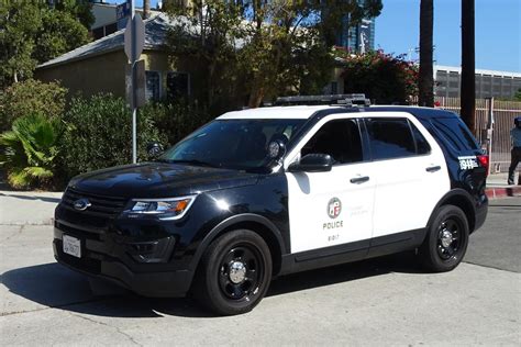 LAPD Seeks Witnesses in Deadly Pacoima Hit-and-Run Involving Three