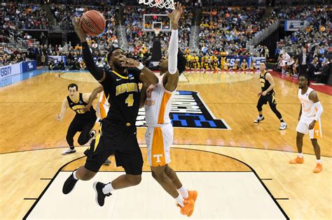 Iowa College Basketball Betting Could Surpass College Football