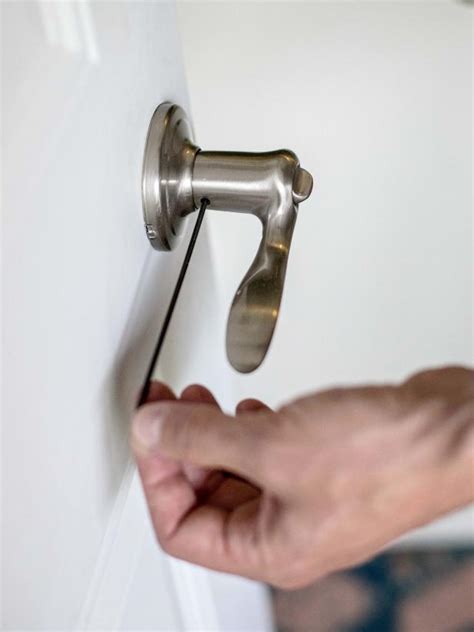 How To Replace A Door Knob And Installation