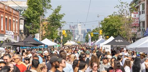 What free street festivals are in Toronto?