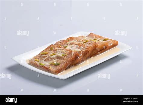 Delicious and creamy Shahi Tukrey (Bread Pudding).Shahi Tukda tukra ...