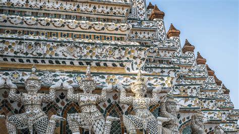 Exploring the Beauty of Wat Arun: A Guide to the Iconic Temple in Bangkok