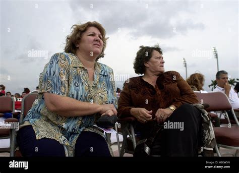 FILE PHOTO / Aleida March (R), wife of Ernesto Guevara (Che Guevara ...