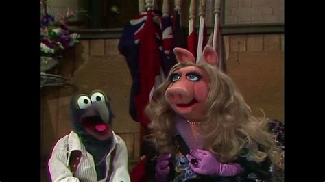 The Muppet Show - 411: Lola Falana - Backstage #1 (1979) - YouTube