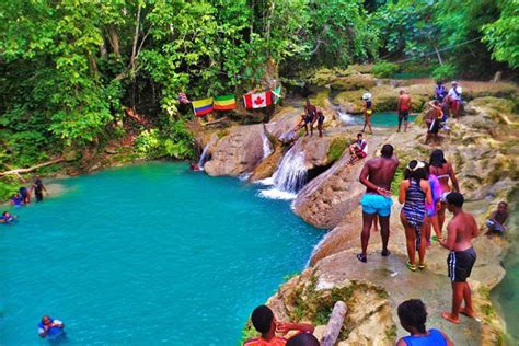 Blue Hole Ocho Rios – Integrity Tours Jamaica