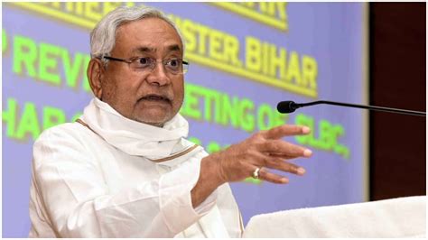 Bihar CM Nitish Kumar undergoes COVID-19 test, report comes negative | India News | Zee News