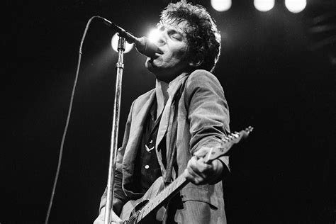 Bruce Springsteen and the E Street Band Play ‘Fire’ in 1978: Watch – Rolling Stone