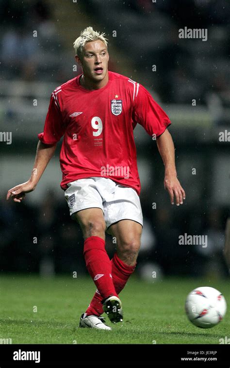 ALAN SMITH ENGLAND & MANCHESTER UNITED FC ST JAMES PARK NEWCASTLE ENGLAND 18 August 2004 Stock ...