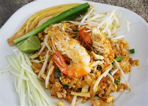 สูตรผัดไทยกุ้งสด และเคล็ดลับวิธีทำผัดไทยให้อร่อย | สูตรอาหารไทย