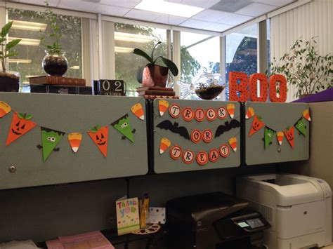 Halloween Desk Decorating Contest