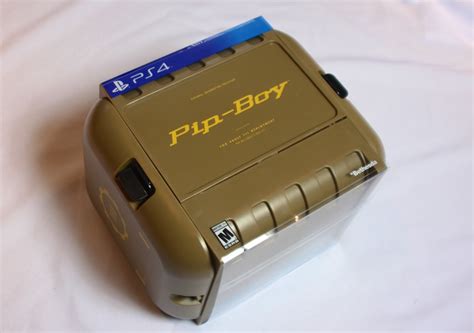 Unboxing our very own, limited-edition Fallout 4 Pip-Boy | Ars Technica