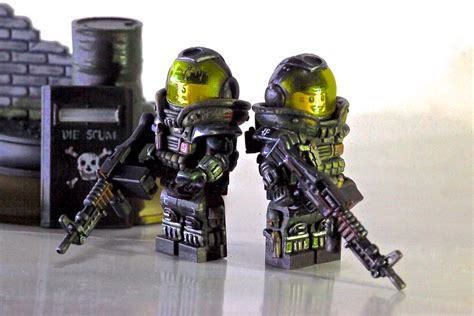 Lego Explosive Ordnance Disposal (bomb disposal) team Jugg… | Flickr