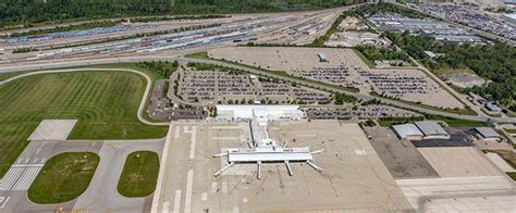 Flint Bishop International Airport: Reserve Parking in Flint, MI