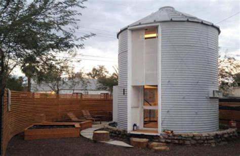 15 Grain Bin House as Anti-Mainstream Living Space Design