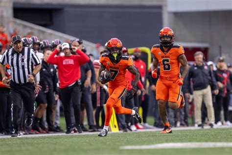 Watch: Oregon State’s Silas Bolden goes airborne for the Beavers’ first TD against the Oregon ...