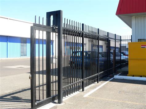 Automatic Security Gates & Aluminium Fencing - Security, Style & Fashion