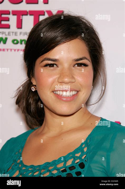 Ugly betty america ferrera hi-res stock photography and images - Alamy