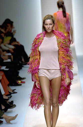 Gisele Bundchen Runway Photos - Gisele Bundchen Photo (141805) - Fanpop