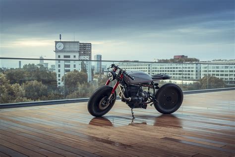 Retrofuture: A BMW R80 RT Cafe Racer by Moto Adonis