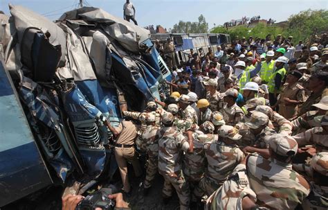 India train crash kills dozens as Janata Express derails in Uttar Pradesh state - CBS News