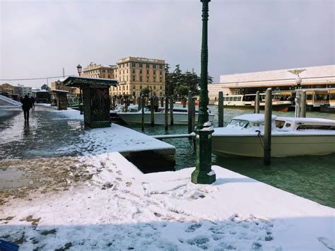 Incredible Pictures of Snow in Venice • THE ROVING HEART